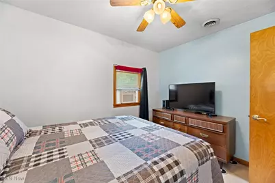 43 S Van Buren Avenue, Barberton, OH 44203 - Photo 22