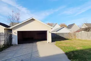 3512 W 46th St, Loveland, OH 44102 - Photo 2