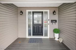 1716 Grant Ave, Cuyahoga Falls, OH 44223 - Photo 2