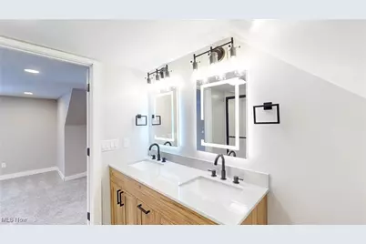 2978 Long Road, Uniontown, OH 44685 - Photo 36