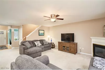 8708 Chesea Court, Sagamore Hills, OH 44067 - Photo 4