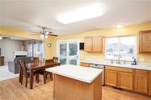 8708 Chesea Ct, Sagamore Hills, OH 44067 - Photo 8