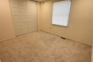 6884 Slippery Rock Dr, Austintown, OH 44406 - Photo 16