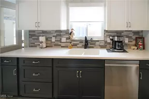 3298 N Valley Dr, Port Clinton, OH 43452 - Photo 6