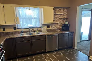 815 Crestview Dr, East Liverpool, OH 43920 - Photo 4