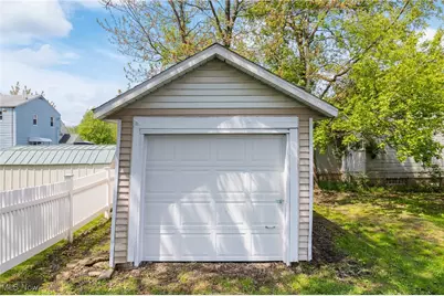 1210 17th Street NE, Canton, OH 44705 - Photo 32