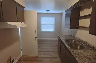 17460 Chagrin Blvd, Huber Heights, OH 44120 - Photo 10