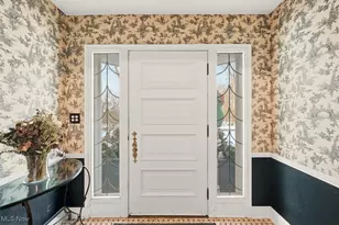 201 Hampshire Rd, Akron, OH 44313 - Photo 2