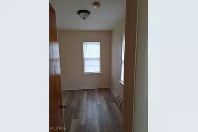 5650 Lafayette Avenue, Maple Heights, OH 44137 - Photo 12