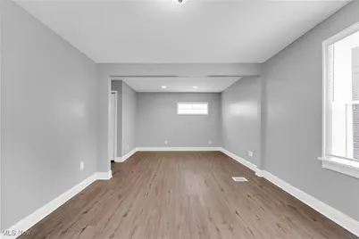 961 Montford Road, Cleveland Heights, OH 44121 - Photo 8