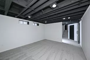 1591 Newcastle Cir, Akron, OH 44313 - Photo 32