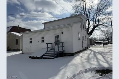 515 W 3rd Street, Uhrichsville, OH 44683 - Photo 2