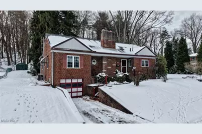 106 Maplecrest Street SW, North Canton, OH 44720 - Photo 2