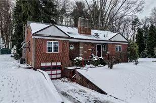 106 Maplecrest St SW, North Canton, OH 44720 - Photo 2