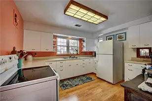 106 Maplecrest St SW, North Canton, OH 44720 - Photo 10