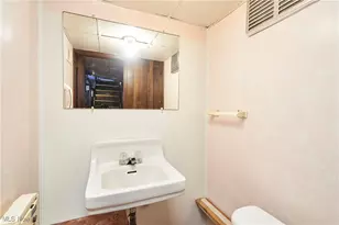 305 Hayes Ave, Cuyahoga Falls, OH 44221 - Photo 16