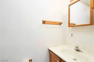 305 Hayes Ave, Cuyahoga Falls, OH 44221 - Photo 6