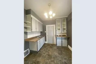 6108 Gateway Boulevard S, Elyria, OH 44035 - Photo 4