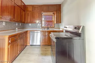 3002 Elm St, Weirton, WV 26062 - Photo 12