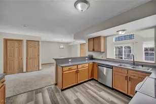 7568 Monterey Bay, Mentor on the Lake, OH 44060 - Photo 14