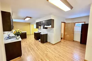 404 Viaduct St, Conneaut, OH 44030 - Photo 2