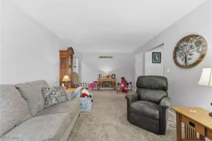 204 Normandy Dr, Painesville Twp, OH 44077 - Photo 12