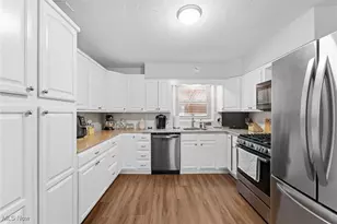 204 Normandy Dr, Painesville Twp, OH 44077 - Photo 8