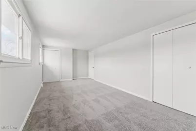 848 Jamestown Avenue, Elyria, OH 44035 - Photo 4