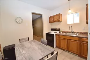 734 Corice St, Akron, OH 44306 - Photo 10