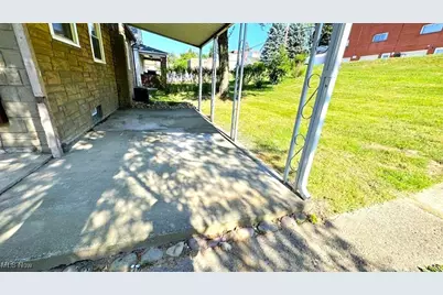 2339 Chestnut Street, Steubenville, OH 43952 - Photo 2