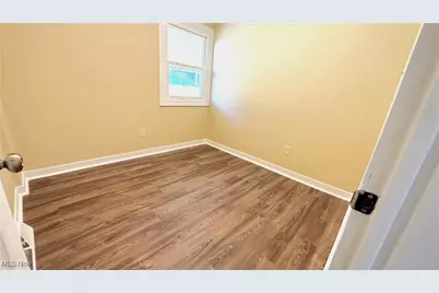 2339 Chestnut Street, Steubenville, OH 43952 - Photo 8