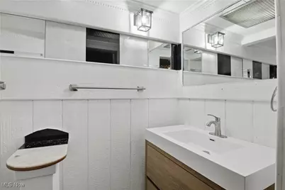 1549 W Sprague Road, Grandview Heights, OH 44147 - Photo 32