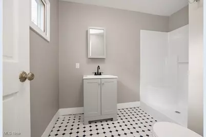 144 19th Street NW, Barberton, OH 44203 - Photo 8