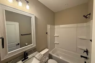 20516 Amherst Rd, Warrensville Heights, OH 44122 - Photo 12