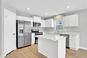 113 W Spring Dr, Elyria, OH 44035 - Photo 6