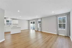 113 W Spring Dr, Elyria, OH 44035 - Photo 2