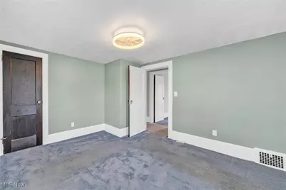 131 25th Street NW, Barberton, OH 44203 - Photo 16