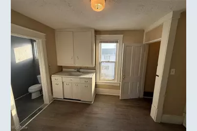 158 16th Street NW, Barberton, OH 44203 - Photo 2
