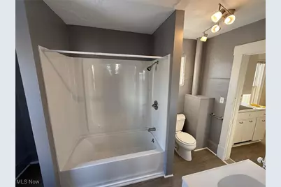 158 16th Street NW, Barberton, OH 44203 - Photo 4