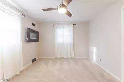 132 Capitol Drive, Weirton, WV 26062 - Photo 16