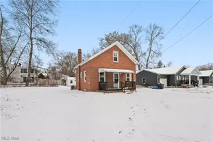 1453 Woodbirch Ave, Akron, OH 44314 - Photo 4