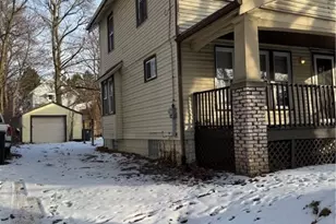 1235 Bellows St, Akron, OH 44301 - Photo 2