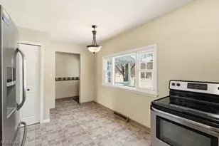 19120 Haskins Rd, Chagrin Falls, OH 44023 - Photo 12