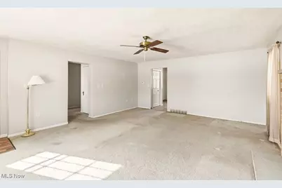 19120 Haskins Road, Chagrin Falls, OH 44023 - Photo 4