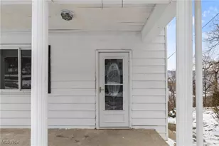 900 N 6th St, Martins Ferry, OH 43935 - Photo 4