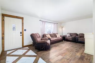 369 Westwood Dr, Steubenville, OH 43953 - Photo 2