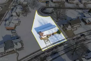 469 Stratton Ave SW, New Philadelphia, OH 44663 - Photo 6