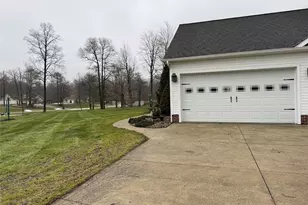 2940 Corries Way, Conneaut, OH 44030 - Photo 34