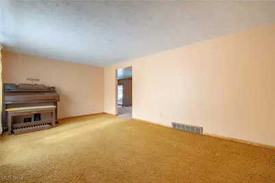 5611 Cherokee Avenue NW, North Canton, OH 44720 - Photo 12