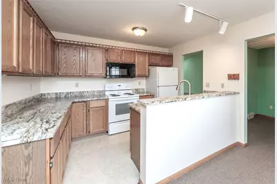 743 Bent Creek Drive, Wadsworth, OH 44281 - Photo 2